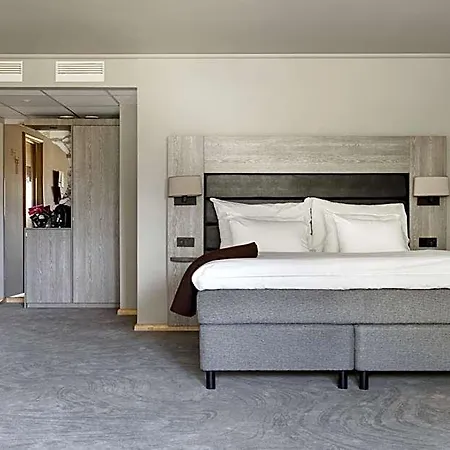 Clarion 4*